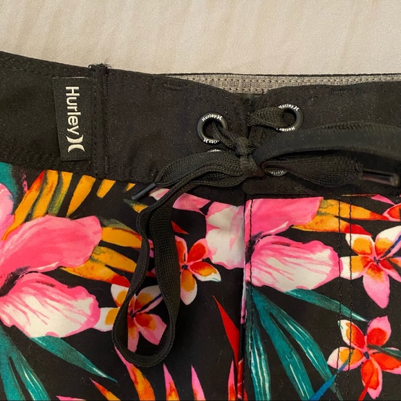 Hurley floral 20” board shorts swim trunk size 20 - Picture 3 of 8